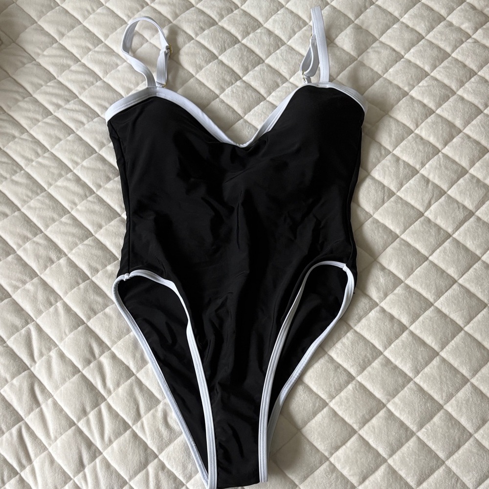 Chic Black and White Women's One Piece Swimsuit